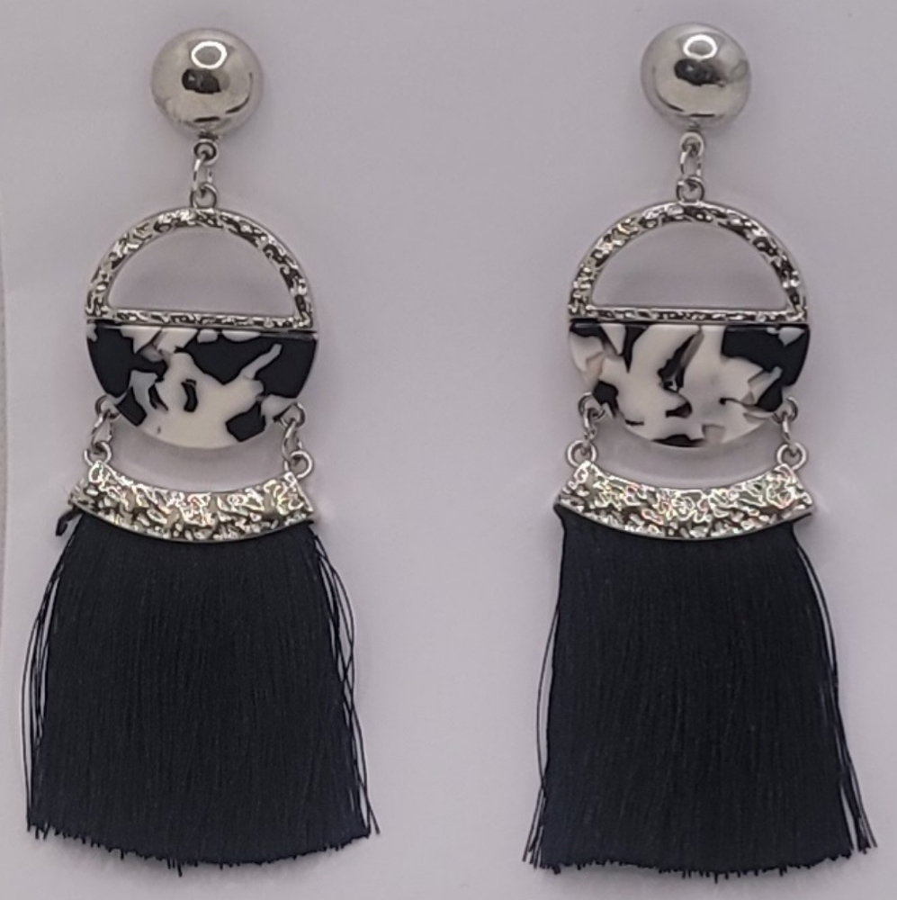 Paparazzi Black and Silver Dangle Earrings